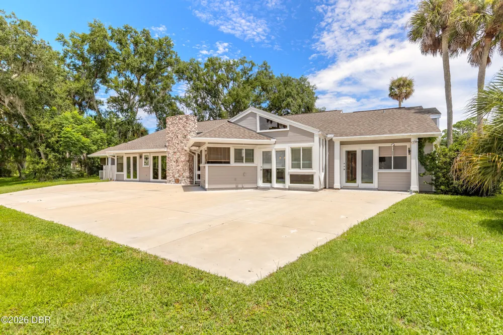 568 Pelican Bay Drive Daytona Beach, FL 32119