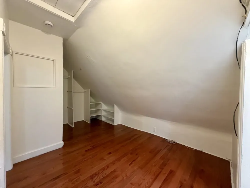 14 E 42ND ST Bayonne, NJ 07002