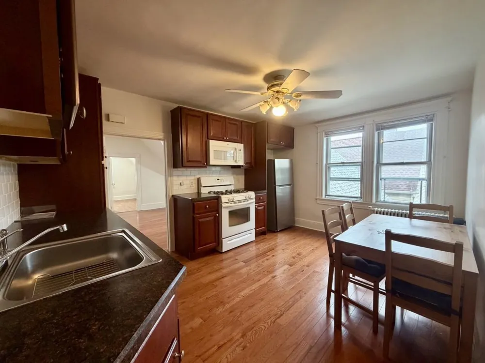 14 E 42ND ST Bayonne, NJ 07002