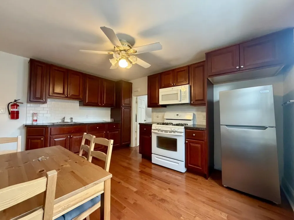 14 E 42ND ST Bayonne, NJ 07002
