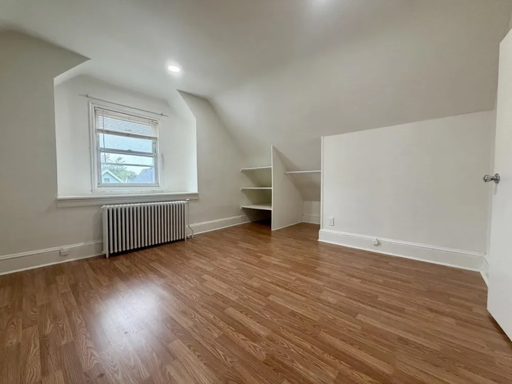 14 E 42ND ST Bayonne, NJ 07002