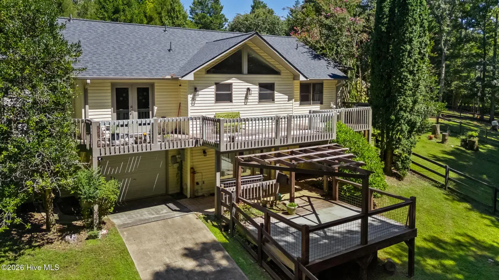 11 Turkey Trail Warne, NC 28909