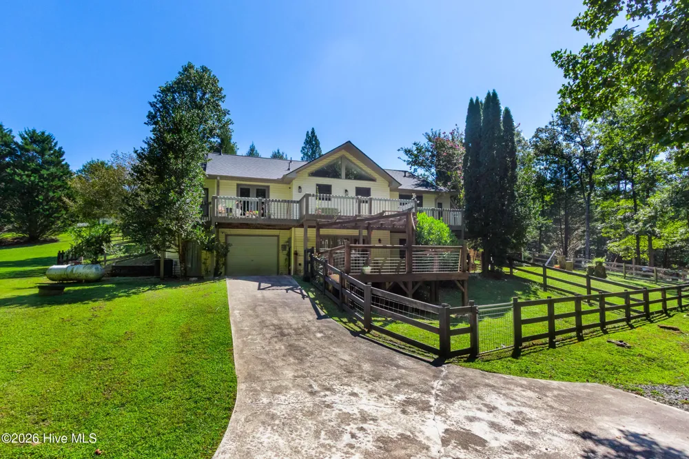 11 Turkey Trail Warne, NC 28909