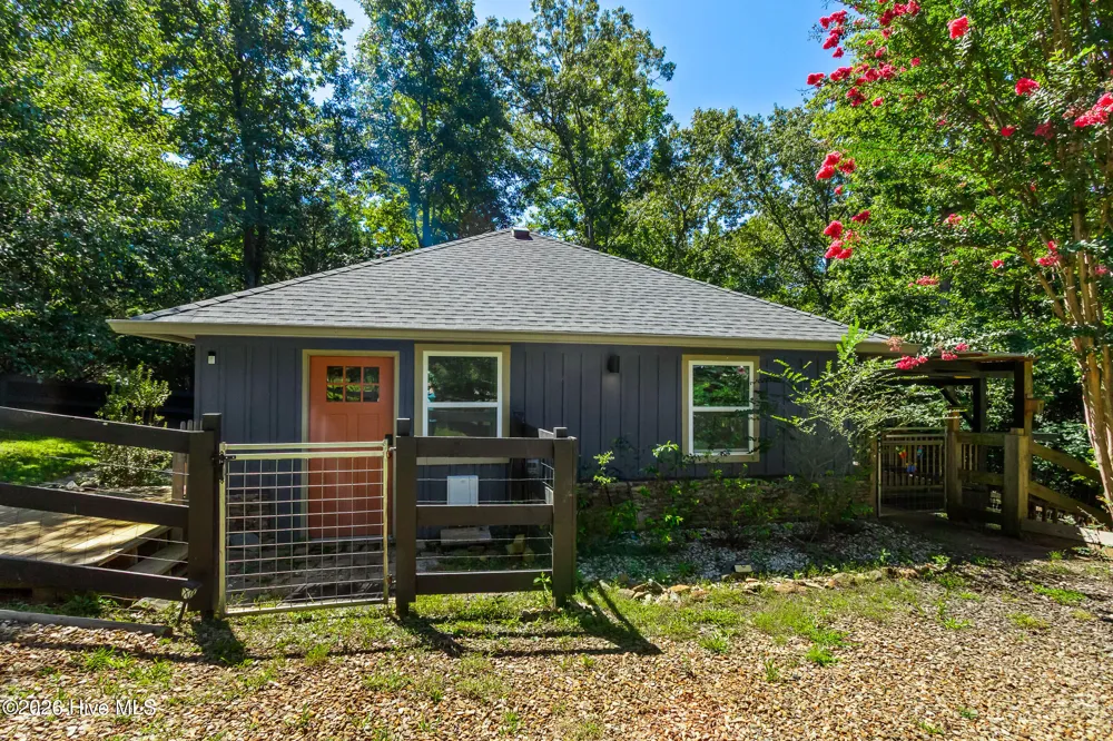 11 Turkey Trail Warne, NC 28909