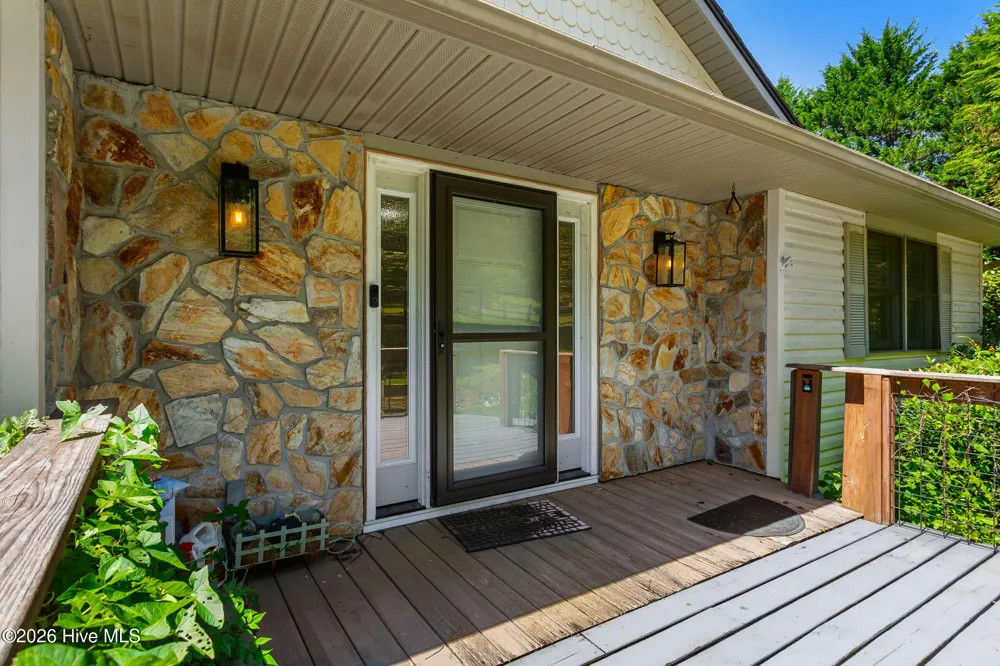 11 Turkey Trail Warne, NC 28909