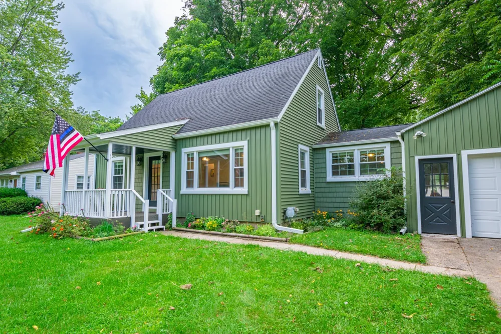 525 Brewer Street Marshall, MI 49068