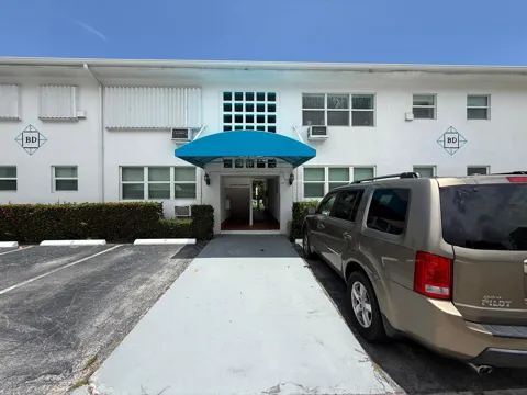700 Antioch Avenue #9
