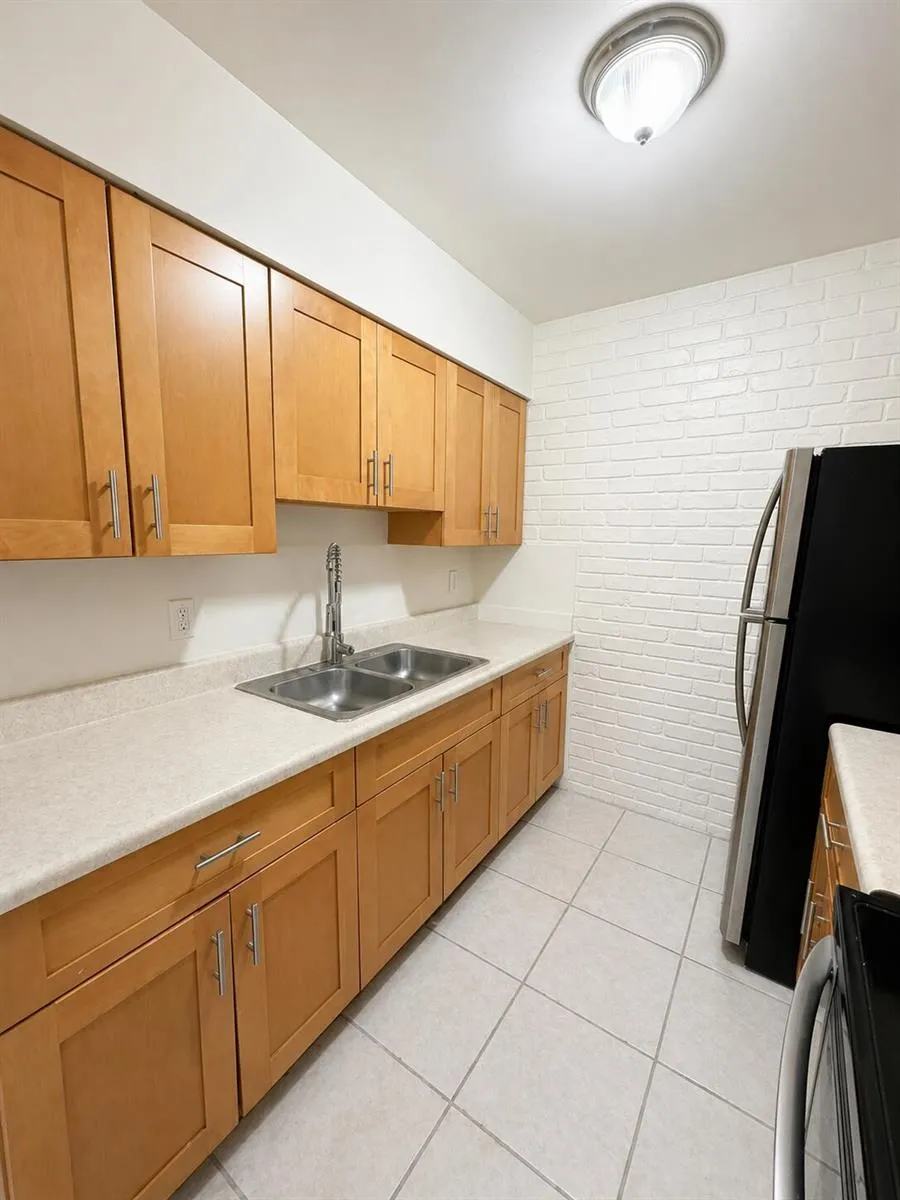 4151 NW 30th Terrace Lauderdale Lakes, FL 33309