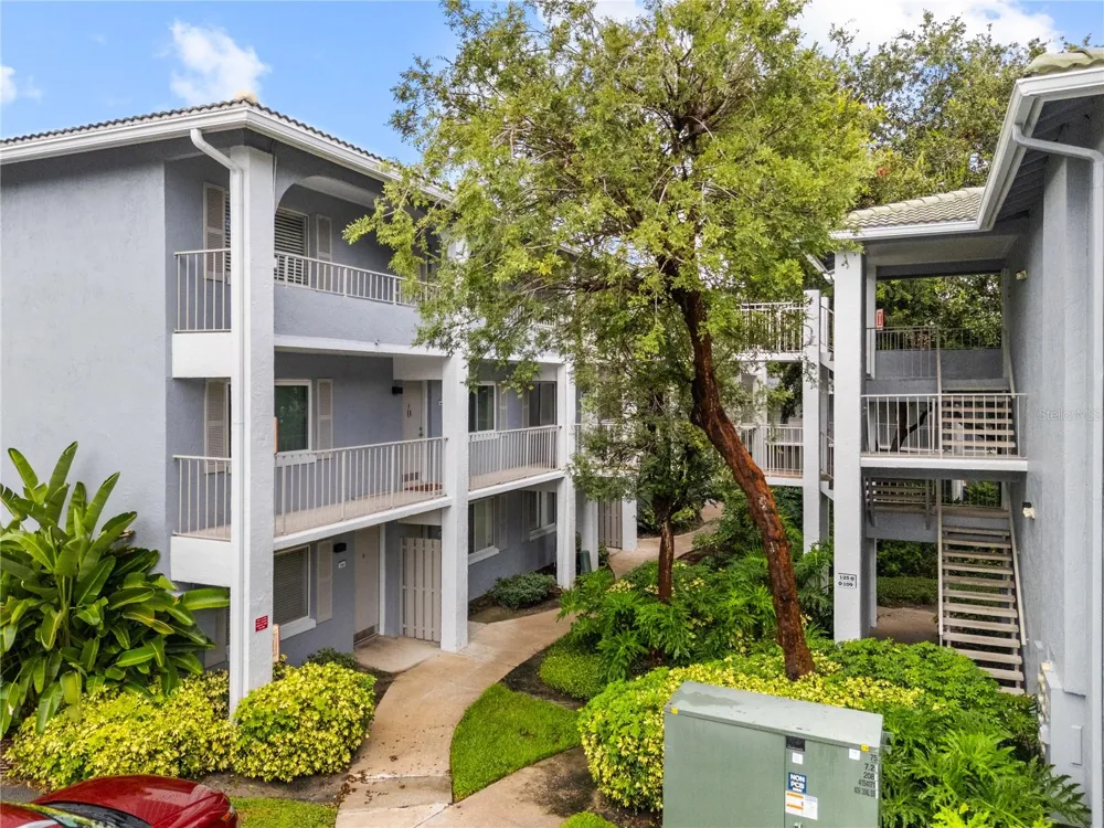 109 OYSTER BAY CIRCLE #220 Altamonte Springs, FL 32701