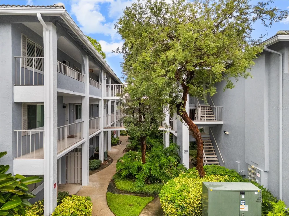 109 OYSTER BAY CIRCLE #220 Altamonte Springs, FL 32701