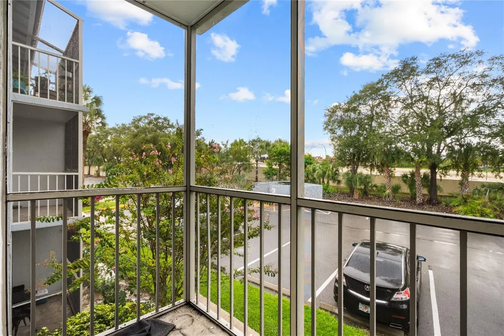 109 OYSTER BAY CIRCLE #220 Altamonte Springs, FL 32701