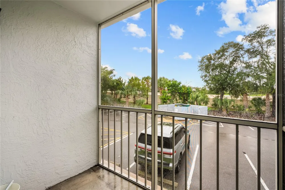 109 OYSTER BAY CIRCLE #220 Altamonte Springs, FL 32701