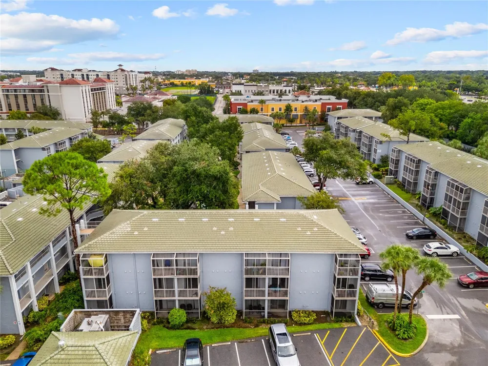109 OYSTER BAY CIRCLE #220 Altamonte Springs, FL 32701
