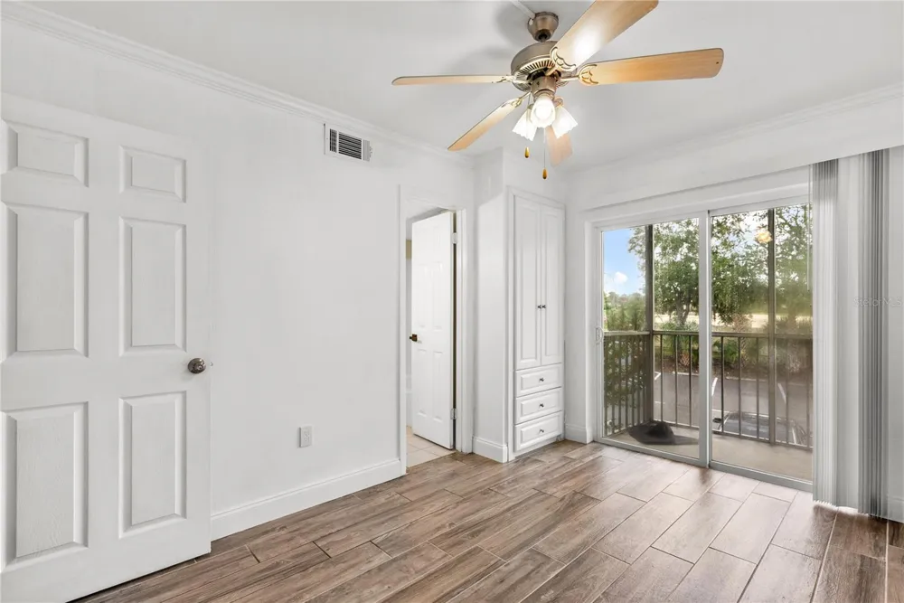 109 OYSTER BAY CIRCLE #220 Altamonte Springs, FL 32701