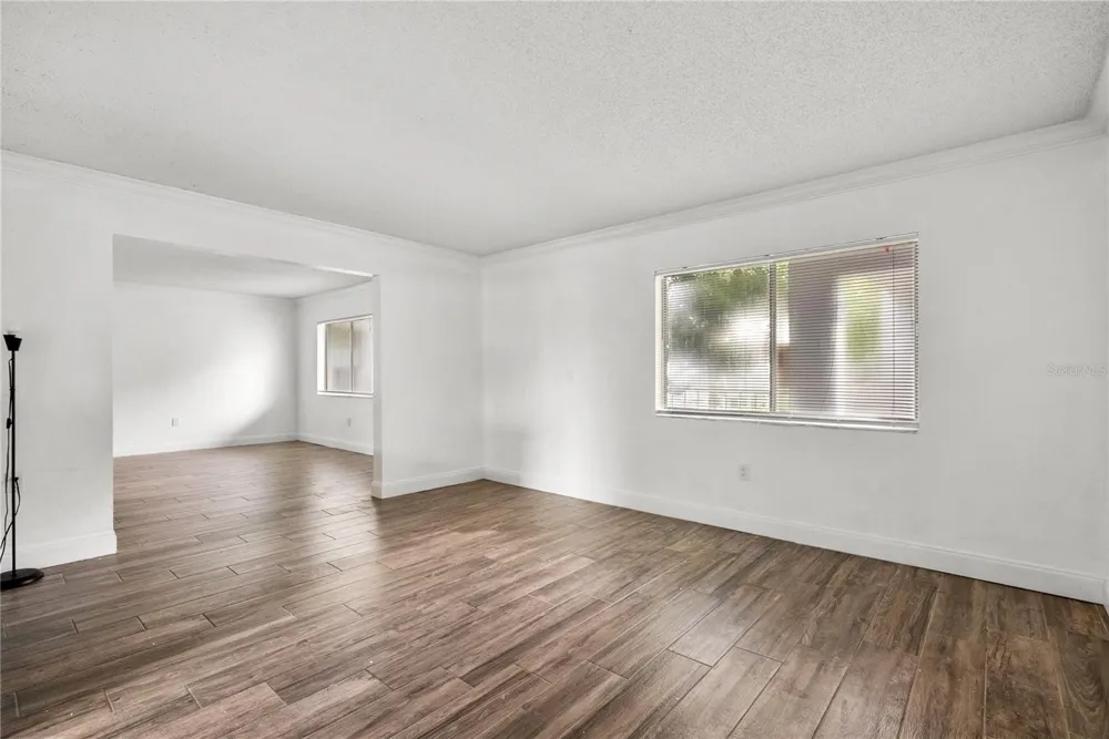 109 OYSTER BAY CIRCLE #220 Altamonte Springs, FL 32701