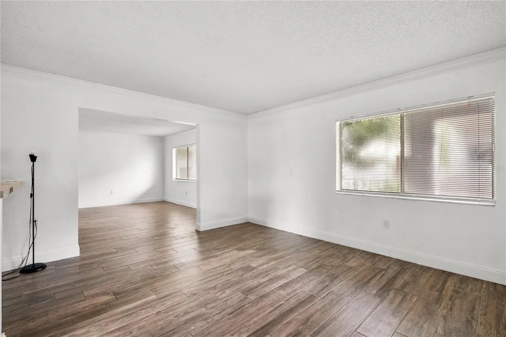 109 OYSTER BAY CIRCLE #220 Altamonte Springs, FL 32701