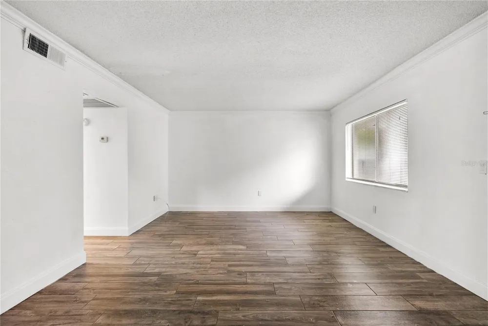 109 OYSTER BAY CIRCLE #220 Altamonte Springs, FL 32701