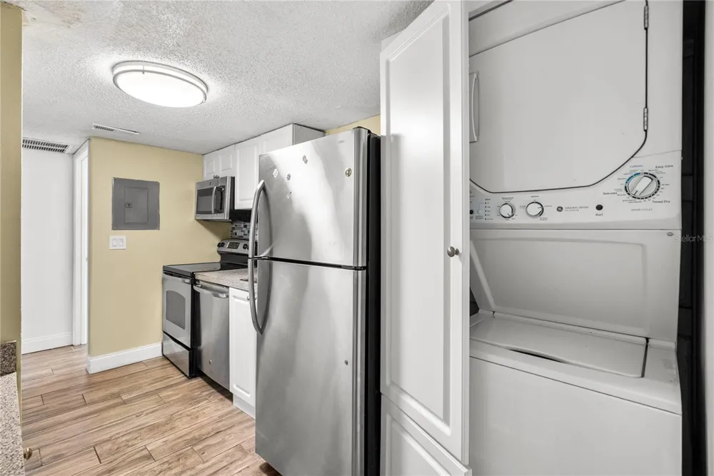 109 OYSTER BAY CIRCLE #220 Altamonte Springs, FL 32701