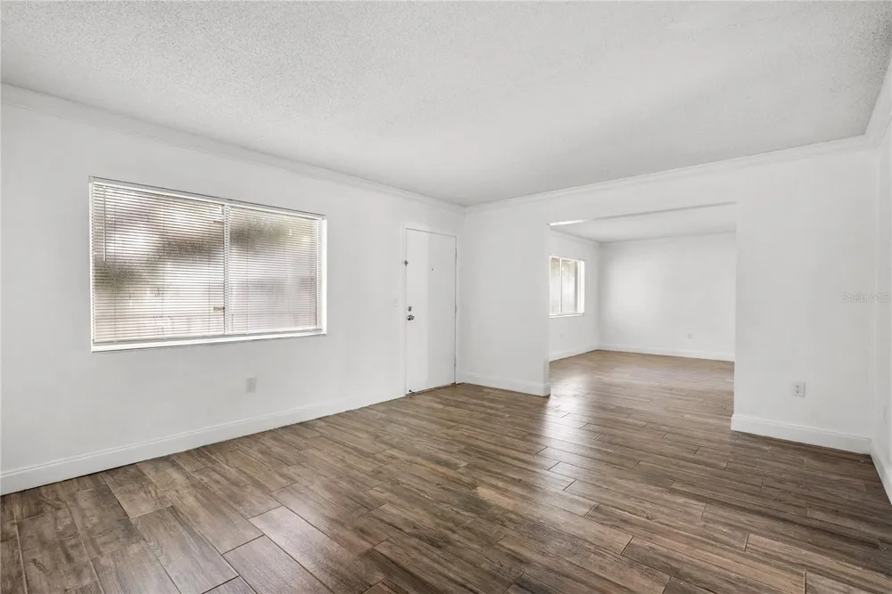 109 OYSTER BAY CIRCLE #220 Altamonte Springs, FL 32701