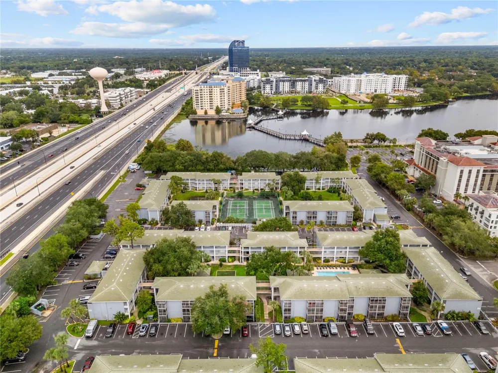 109 OYSTER BAY CIRCLE #220 Altamonte Springs, FL 32701