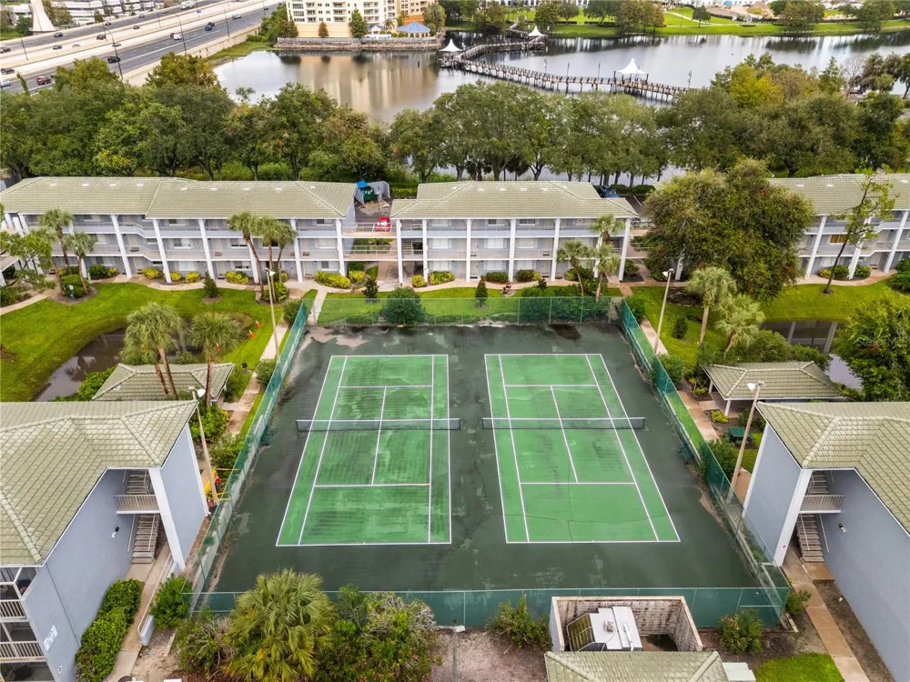 109 OYSTER BAY CIRCLE #220 Altamonte Springs, FL 32701