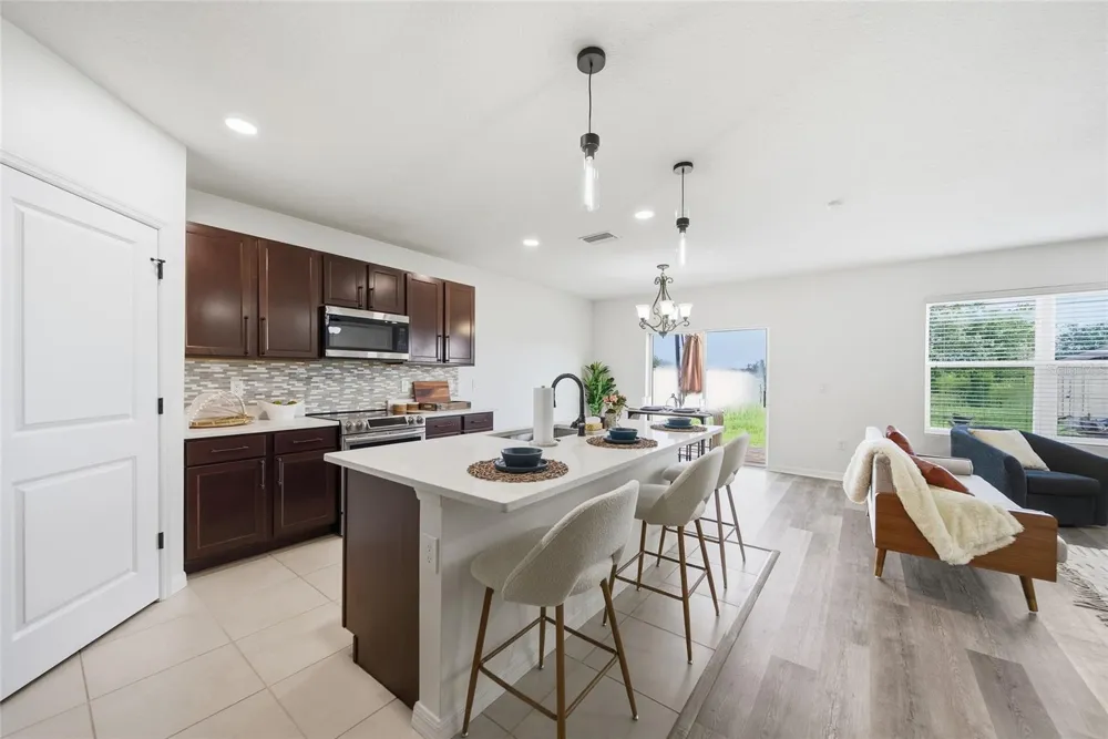 10019 GEESE TRAIL CIRCLE Sun City Center, FL 33573