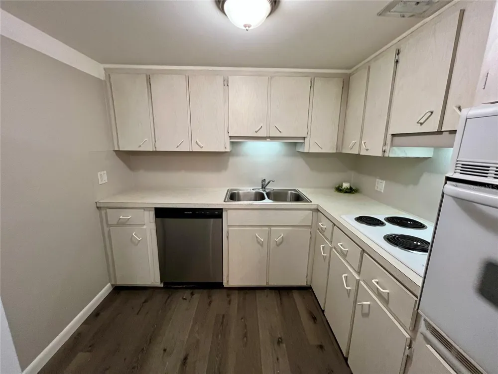 2000 WORLD PARKWAY BOULEVARD #7 Clearwater, FL 33763