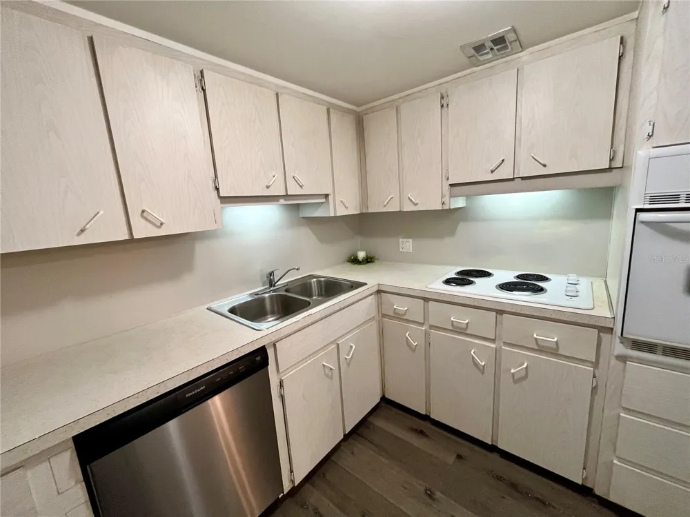 2000 WORLD PARKWAY BOULEVARD #7 Clearwater, FL 33763
