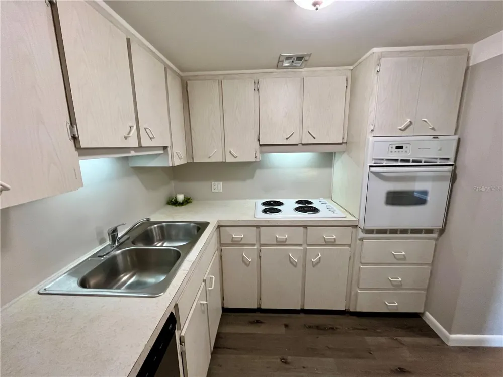 2000 WORLD PARKWAY BOULEVARD #7 Clearwater, FL 33763