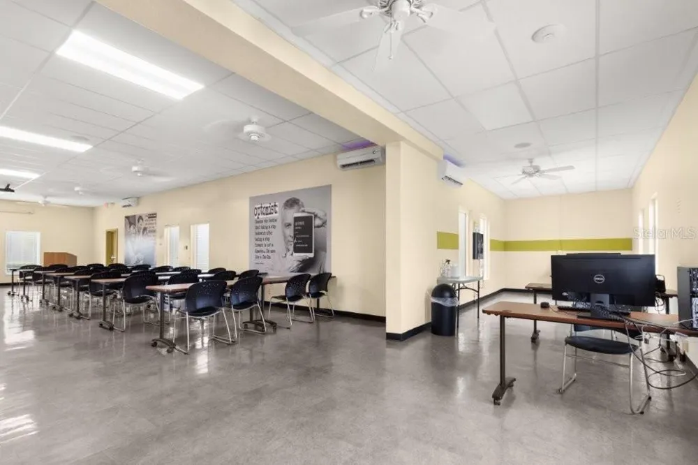 2000 WORLD PARKWAY BOULEVARD #7 Clearwater, FL 33763