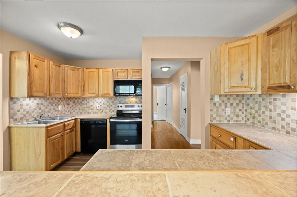 906 W First Street Brenham, TX 77833