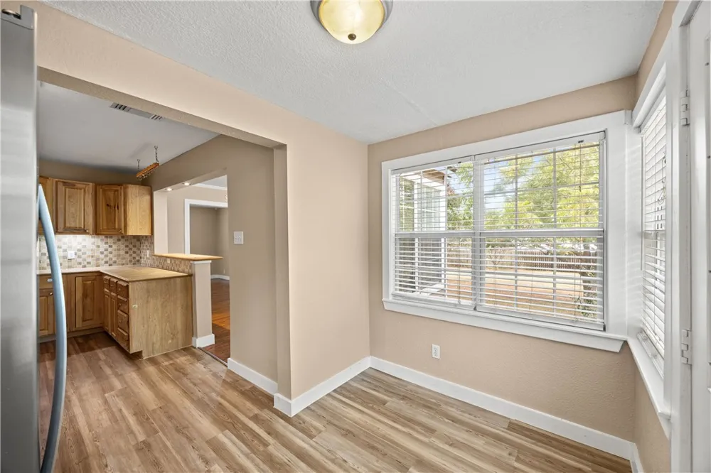 906 W First Street Brenham, TX 77833