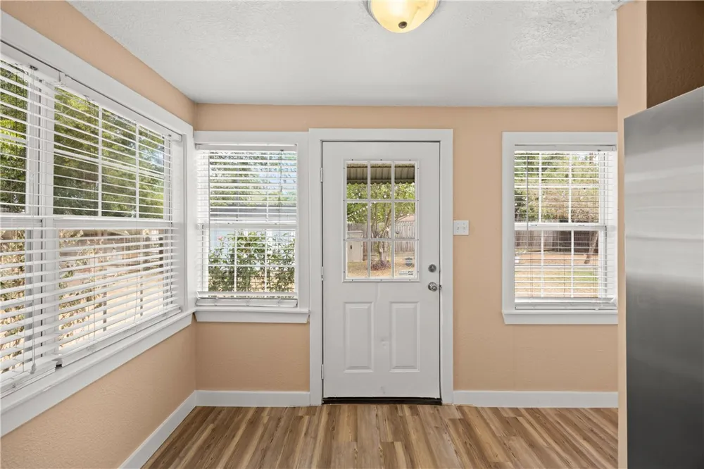 906 W First Street Brenham, TX 77833
