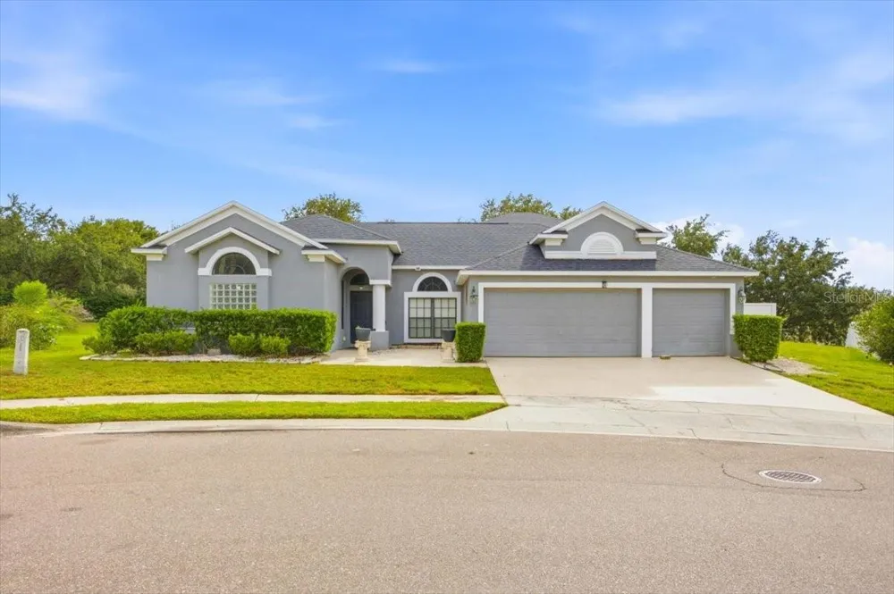 928 COVENTRY ROAD Davenport, FL 33897