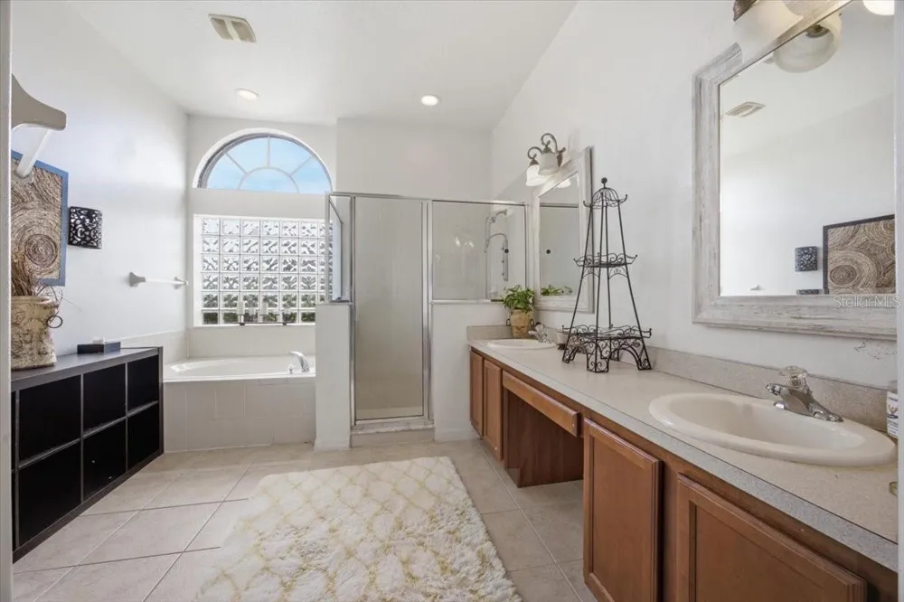 928 COVENTRY ROAD Davenport, FL 33897