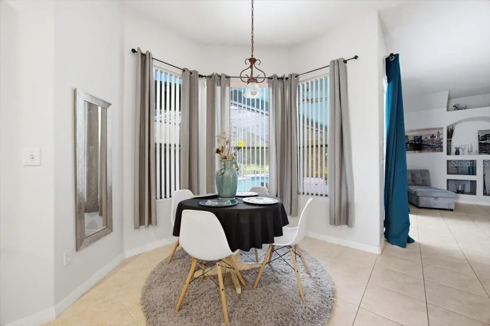 928 COVENTRY ROAD Davenport, FL 33897