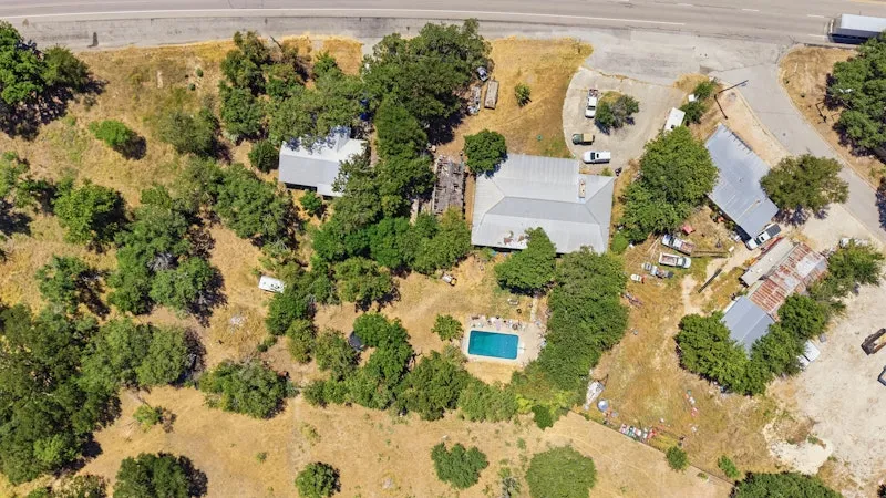 1909 S Highway 183 / S Key Avenue Lampasas, TX 76550