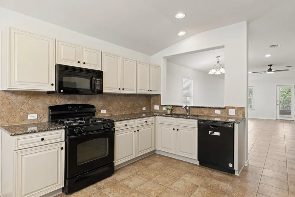2212 Christoff Loop Austin, TX 78748