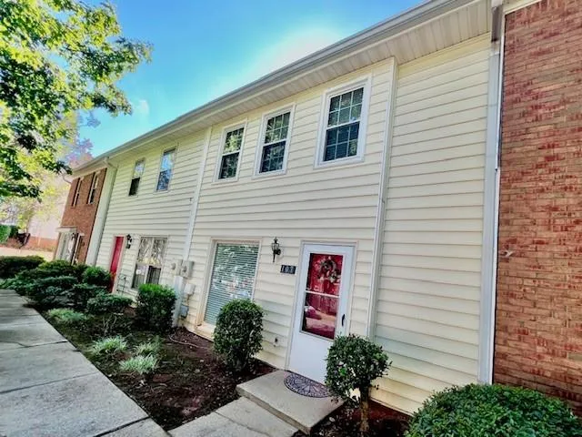 107 Old Ferry Way Roswell, GA 30076