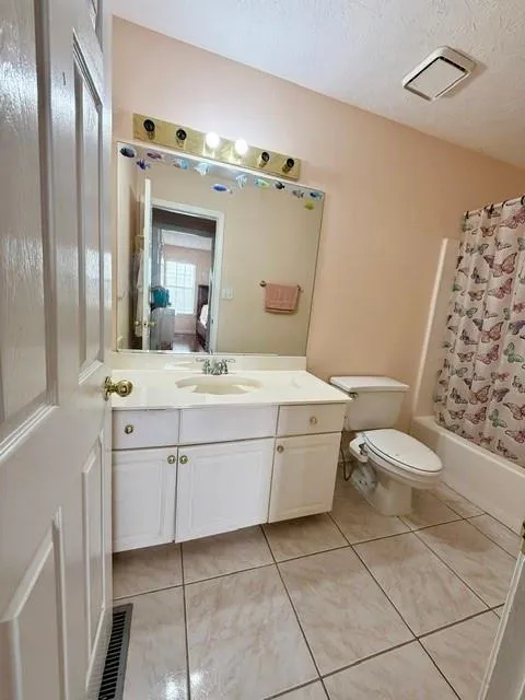 5280 Harbins Point Lane NW Lilburn, GA 30047