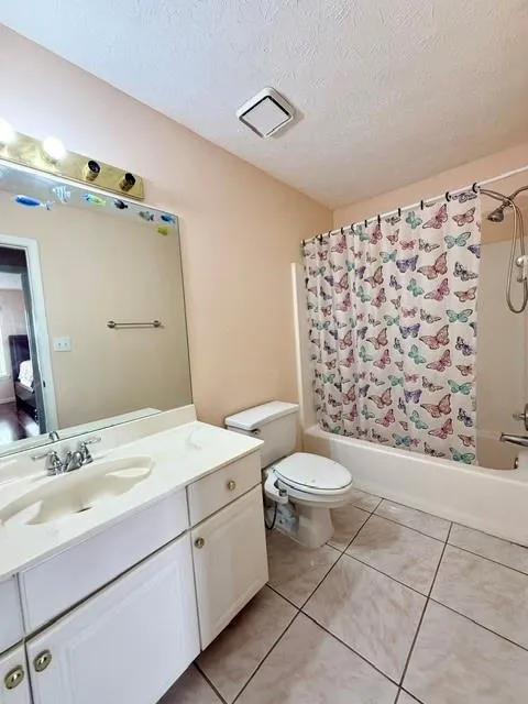 5280 Harbins Point Lane NW Lilburn, GA 30047