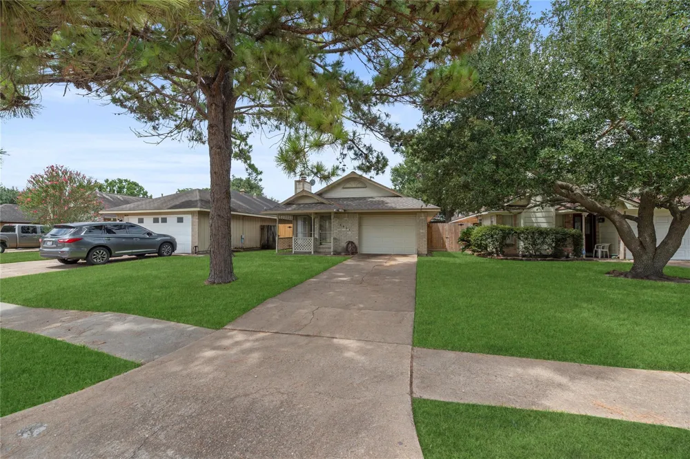 8622 Ashlawn Drive Houston, TX 77083