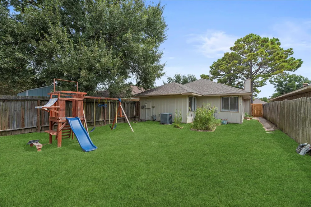 8622 Ashlawn Drive Houston, TX 77083