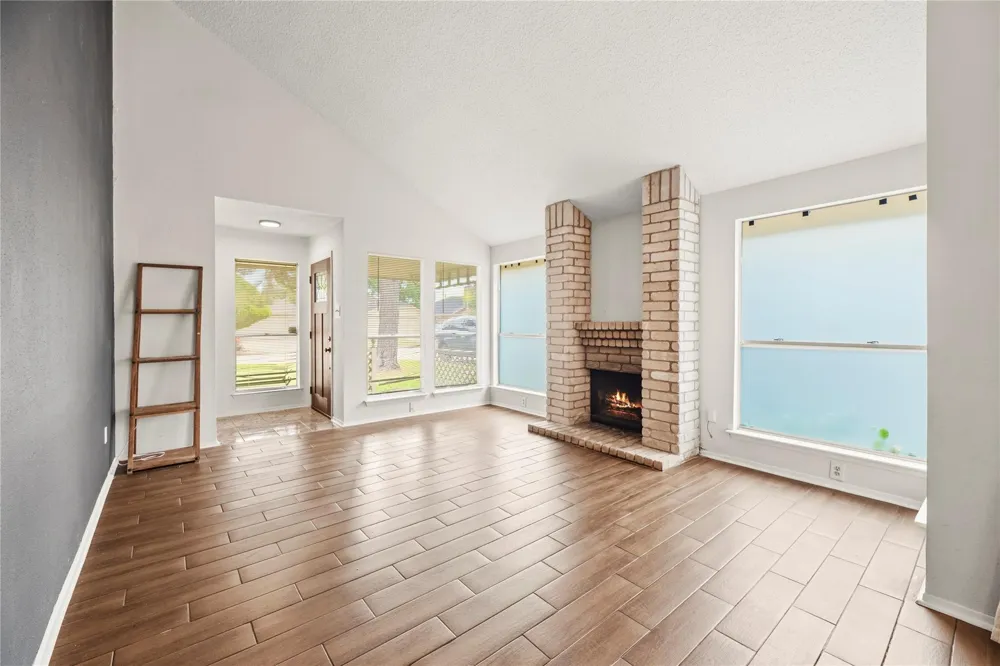 8622 Ashlawn Drive Houston, TX 77083