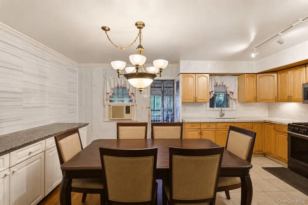 902 E 232nd Street Bronx, NY 10466