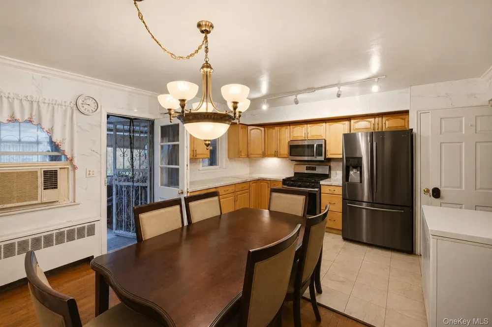 902 E 232nd Street Bronx, NY 10466
