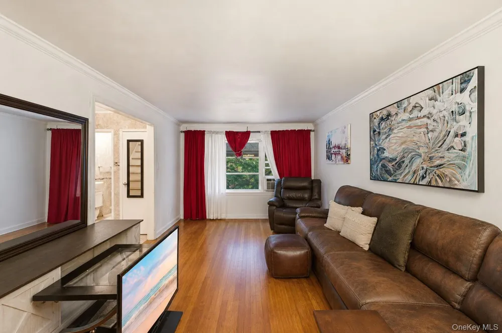 902 E 232nd Street Bronx, NY 10466