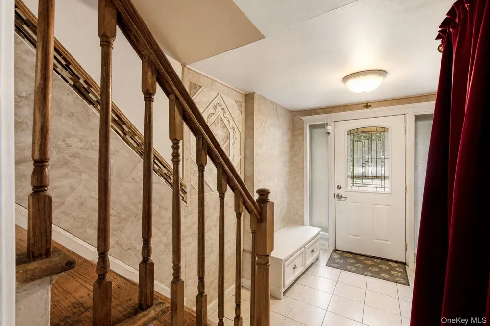 902 E 232nd Street Bronx, NY 10466
