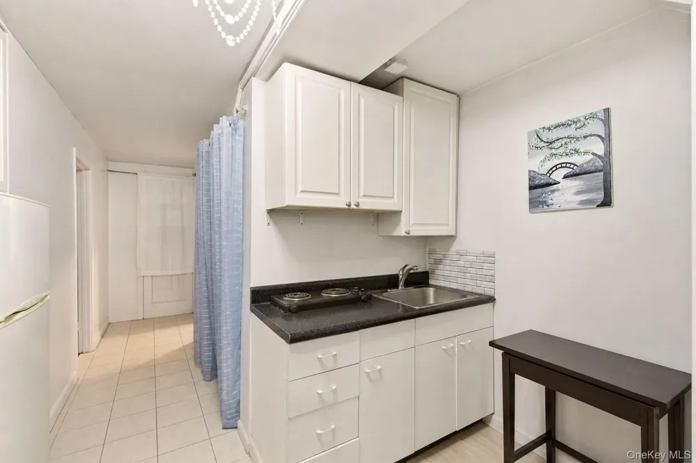 902 E 232nd Street Bronx, NY 10466