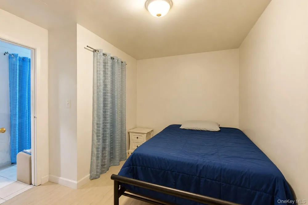 902 E 232nd Street Bronx, NY 10466
